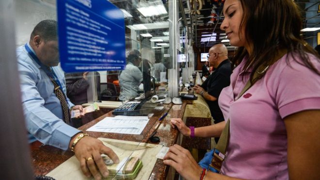 Inmigrantes, no se limiten a solo enviar remesas Inmigrantes, no se limiten a solo enviar remesas