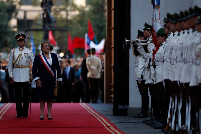 Cambio de mando: Bachelet recibe el último saludo de la guardia presidencial y Piñera se reúne con Macri en cerro Castillo Cambio de mando: Bachelet recibe el último saludo de la guardia presidencial y Piñera se reúne con Macri en cerro Castillo