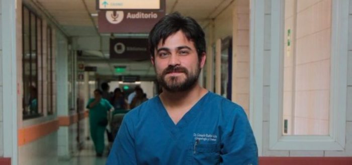 Médico que realizó primer aborto bajo tres causales se suma a llamado a no atenderse en centros objetores de conciencia Médico que realizó primer aborto bajo tres causales se suma a llamado a no atenderse en centros objetores de conciencia