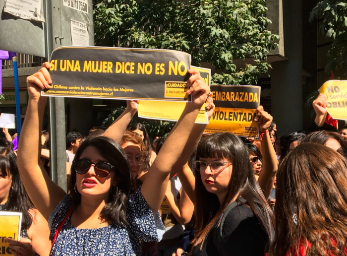 Nueva manifestación afuera del Ministerio de Salud por cambio en protocolo de objeción de conciencia de instituciones privadas Nueva manifestación afuera del Ministerio de Salud por cambio en protocolo de objeción de conciencia de instituciones privadas