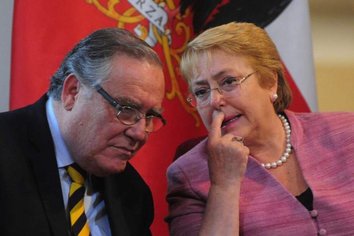 Campos fusila a Bachelet por indecisión sobre Punta Peuco