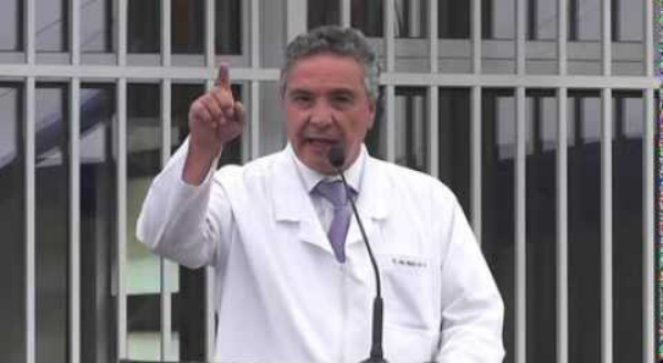 Subse de Redes Asistenciales de Piñera cede ante presión de médicos: “Pido disculpas públicas por no haber actuado con la debida rigurosidad” Subse de Redes Asistenciales de Piñera cede ante presión de médicos: “Pido disculpas públicas por no haber actuado con la debida rigurosidad”