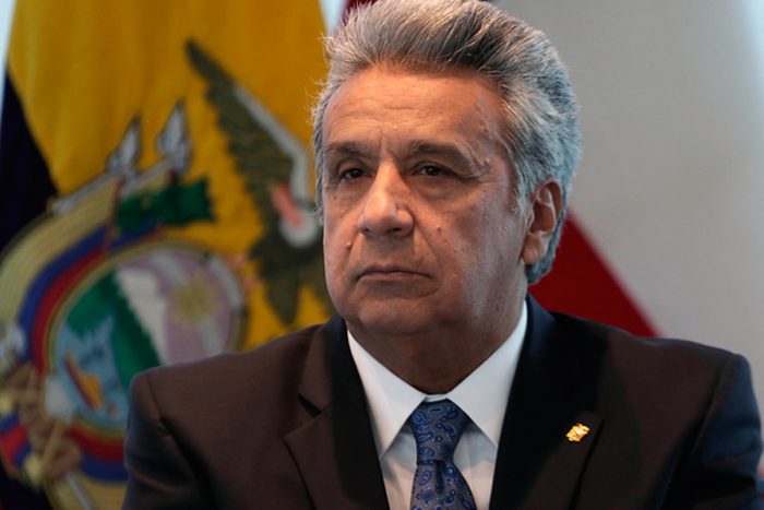 Congreso no inclusivo: Presidente de Ecuador tuvo que entrar por una puerta trasera porque la entrada principal no tenía rampa para silla de ruedas Congreso no inclusivo: Presidente de Ecuador tuvo que entrar por una puerta trasera porque la entrada principal no tenía rampa para silla de ruedas