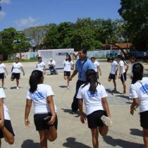 INTA cuestiona clases de educación física en los colegios: Se pierde mucho tiempo y las niñas son las que menos participan
