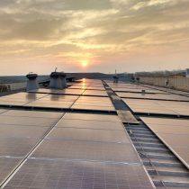 Chile pionero con primera planta de reciclaje del mundo que maneja el 100% de sus procesos usando paneles solares   