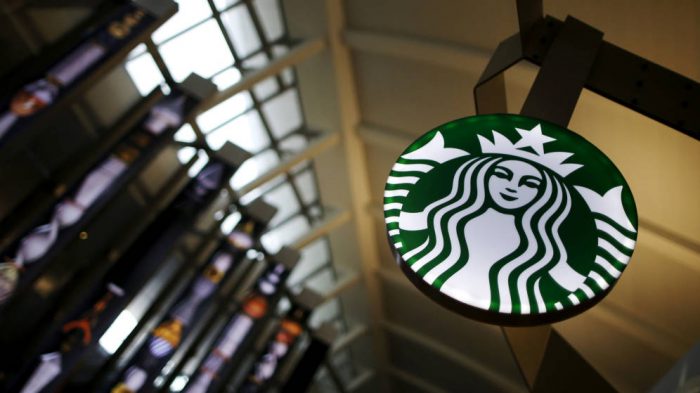 Starbucks advertirá a sus clientes el riesgo de contraer cáncer al consumir sus cafés Starbucks advertirá a sus clientes el riesgo de contraer cáncer al consumir sus cafés