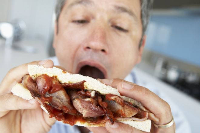 Los químicos que hacen que el tocino y otras carnes procesadas sean cancerígenas Los químicos que hacen que el tocino y otras carnes procesadas sean cancerígenas