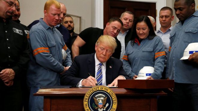 EE.UU: en qué consisten y a quién afectan los polémicos aranceles al acero y al aluminio aprobados por Trump EE.UU: en qué consisten y a quién afectan los polémicos aranceles al acero y al aluminio aprobados por Trump