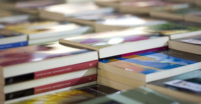 La Feria del Libro de Plaza de Armas celebra al libro y a los autores La Feria del Libro de Plaza de Armas celebra al libro y a los autores