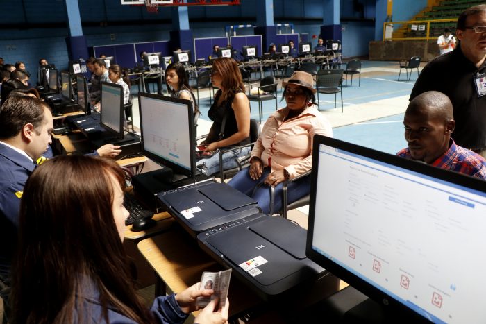 Más de 13 mil extranjeros se registraron en el proceso extraordinario de regularización Más de 13 mil extranjeros se registraron en el proceso extraordinario de regularización