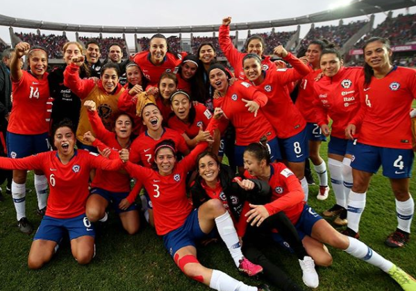 Chile clasifica al Mundial, mientras jugadora da cuenta del poco apoyo a la selección femenina: «He dejado muchas cosas por el fútbol y el fútbol no nos da nada»