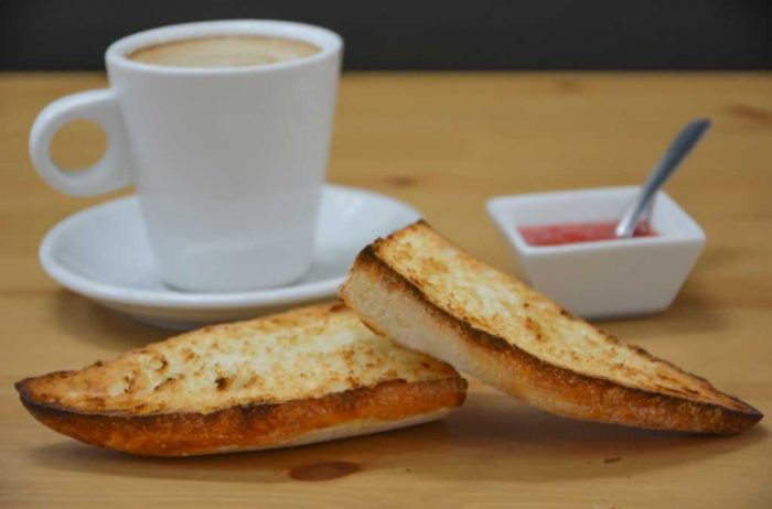 Qué es la acrilamida y por qué se está advirtiendo su existencia en el café, el pan y las papas fritas