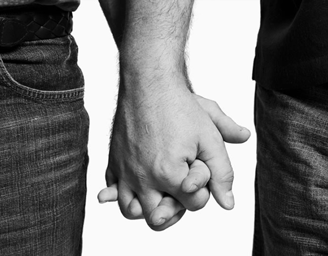 Tribunal de Los Ángeles reconoce a pareja del mismo sexo como familia: «Muchas parejas han sido reivindicadas con este fallo”