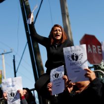 Caso Ámbar: manifestantes arrojan piedras a Fiscalía en la ciudad de Los Andes en inicio de formalización al único imputado
