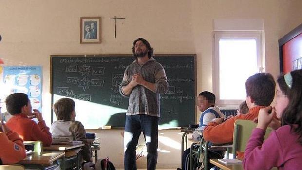 ¿Conoces el reglamento sobre las clases de religión? A mamá la mandaron a entrevista personal y se indignó ¿Conoces el reglamento sobre las clases de religión? A mamá la mandaron a entrevista personal y se indignó