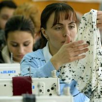 Europa aprueba limitar exposición a sustancias peligrosas en ropa y textiles