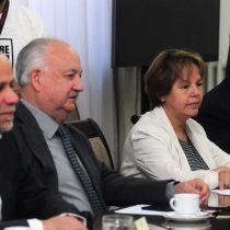 La compleja apuesta de la oposición para sortear el jaque comunicacional de La Moneda