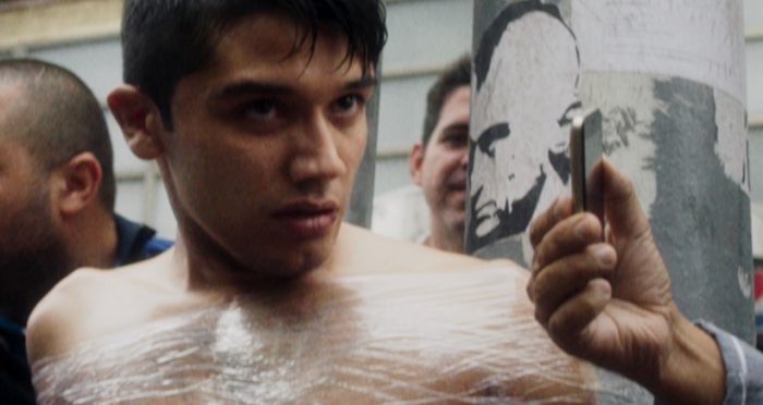 Violencia de las detenciones ciudadanas llega a Cannes en cortometraje «Rapaz» Violencia de las detenciones ciudadanas llega a Cannes en cortometraje «Rapaz»