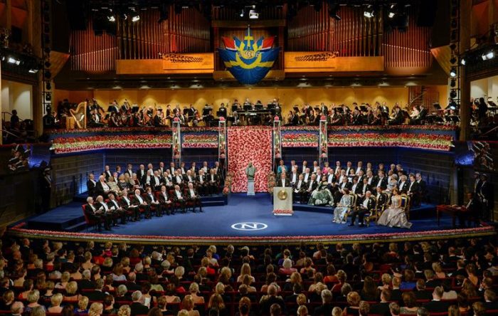La Academia Sueca aplaza la entrega del Nobel de Literatura un año por crisis La Academia Sueca aplaza la entrega del Nobel de Literatura un año por crisis