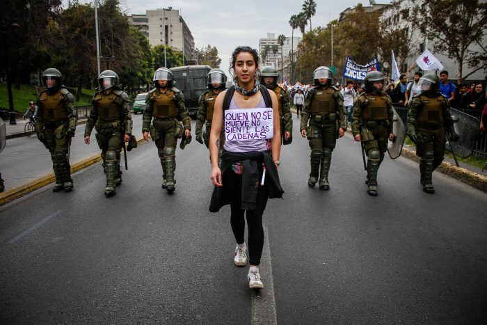 Gallito entre Gobierno y movimiento feminista no cesa: estudiantes acusan a Piñera de no escuchar demanda por educación no sexista Gallito entre Gobierno y movimiento feminista no cesa: estudiantes acusan a Piñera de no escuchar demanda por educación no sexista