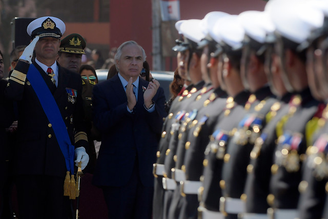Presidente Piñera y ministro Chadwick encabezan conmemoración de las Glorias Navales Presidente Piñera y ministro Chadwick encabezan conmemoración de las Glorias Navales