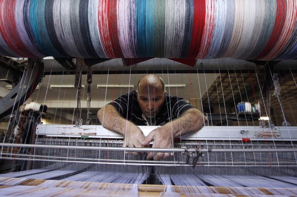 Producción industrial cae arrastrada por mal desempeño del sector manufacturero en medio de protestas Producción industrial cae arrastrada por mal desempeño del sector manufacturero en medio de protestas