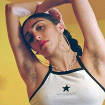 Campaña de marca de ropa deportiva con hija de Madonna, reivindica el vello femenino en las axilas