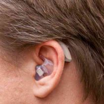 Municipios instalarán fábrica para producir prótesis auditivas a bajo costo