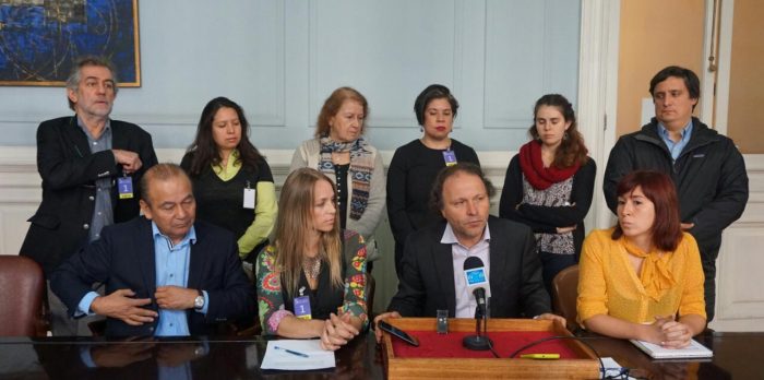 Parlamentarios y ONGs llaman al Gobierno a rechazar uso del carbón y tronaduras en Isla Riesco Parlamentarios y ONGs llaman al Gobierno a rechazar uso del carbón y tronaduras en Isla Riesco