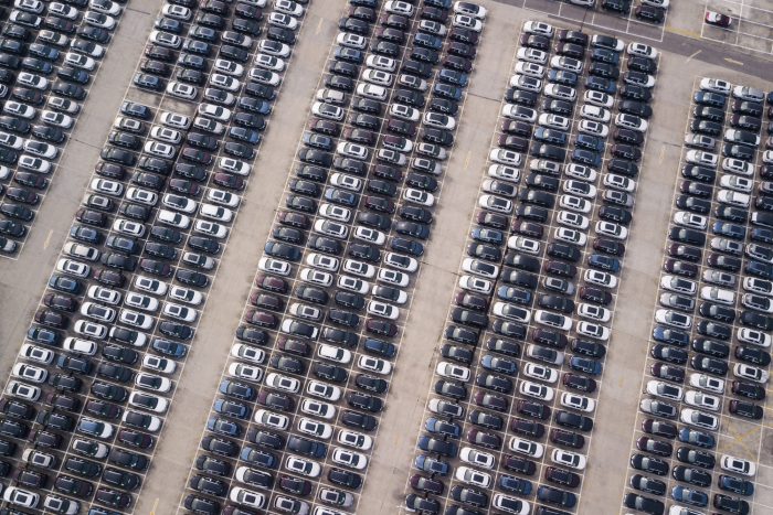 Tensión comercial aumenta ante amenaza de EE.UU. de subir aranceles a importación de automóviles Tensión comercial aumenta ante amenaza de EE.UU. de subir aranceles a importación de automóviles