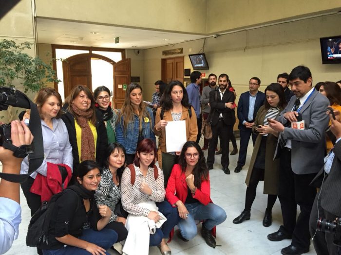Mujeres feministas del PS cuestionan a diputados hombres que rechazaron acusación constitucional en contra del Ministro Santelices Mujeres feministas del PS cuestionan a diputados hombres que rechazaron acusación constitucional en contra del Ministro Santelices