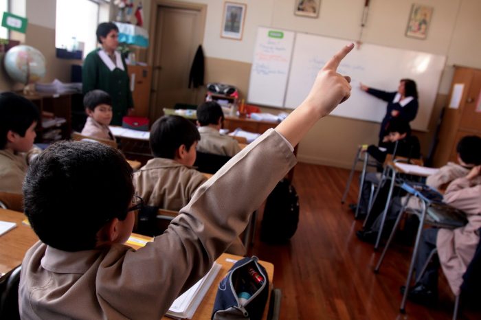 El ABC de la Política Educativa para el Chile de hoy: Desde la discusión banal a lo central