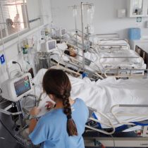 Clínicas en Chile cruzan los dedos por pacientes no urgentes