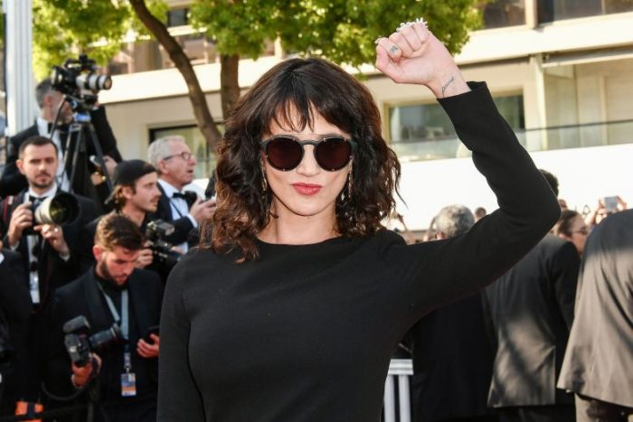 Despiden a Asia Argento de la versión italiana de “X Factor” luego de denuncia de abuso sexual a menor de edad Despiden a Asia Argento de la versión italiana de “X Factor” luego de denuncia de abuso sexual a menor de edad