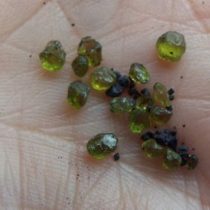 Qué son las misteriosas gemas verdes encontradas tras la erupción del volcán Kilauea en Hawái