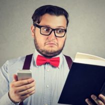 3 posibles consecuencias de aceptar sin leer los términos y condiciones de uso de las aplicaciones (y qué hacer al respecto)