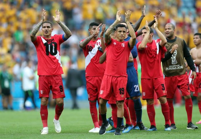 Perú se va del mundial con dignidad: goles de Carrillo y Guerrero sellan triunfo ante Australia