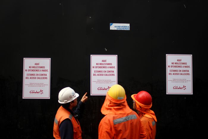 Cursan nueva multa por acoso callejero en Las Condes Cursan nueva multa por acoso callejero en Las Condes