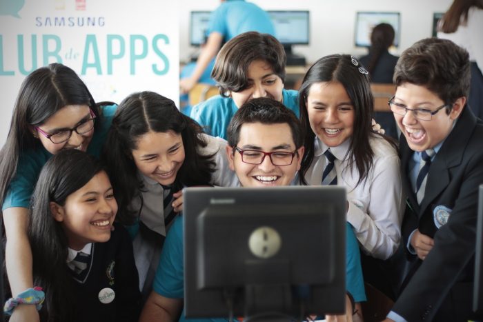 Escolares chilenos aprenden a programar en Clubes de Apps Escolares chilenos aprenden a programar en Clubes de Apps
