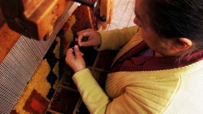 Artesanas chilenas crean 1.300 abrigos para niños antes del invierno Artesanas chilenas crean 1.300 abrigos para niños antes del invierno