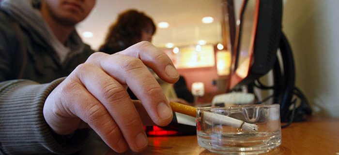 Tabaquismo aumenta el riesgo de lumbago