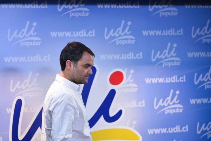 Macaya intenta apagar el ruido presidencial en la UDI y dice que el partido elegirá “a quien tenga mejores posibilidades de ganar en segunda vuelta contra Jiles o Jadue” Macaya intenta apagar el ruido presidencial en la UDI y dice que el partido elegirá
