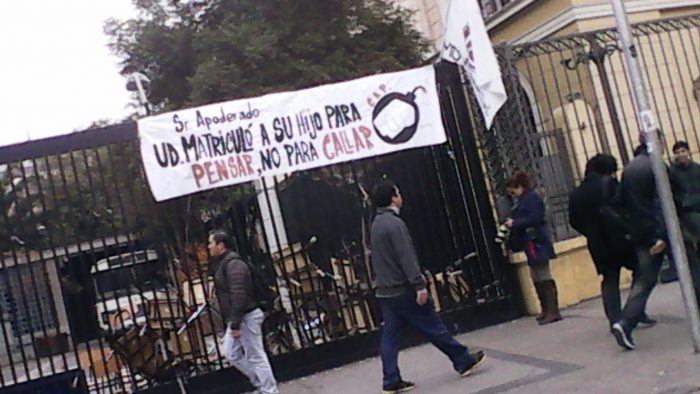 Los padres y la violencia política en el Instituto Nacional Los padres y la violencia política en el Instituto Nacional