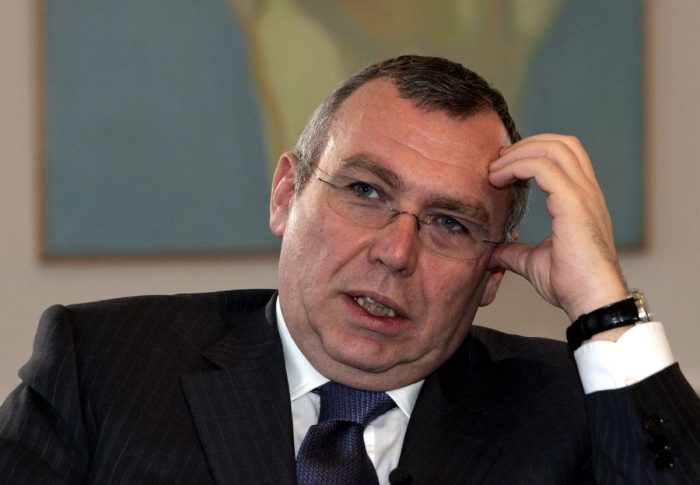 Gusenbauer, el ex canciller con fuertes nexos en Chile, ligado a investigación por intervención en elecciones de EE.UU. Gusenbauer, el ex canciller con fuertes nexos en Chile, ligado a investigación por intervención en elecciones de EE.UU.