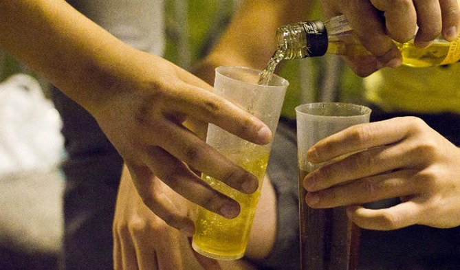 Pediatras llaman a crear consenso nacional para disminuir consumo de alcohol y drogas Pediatras llaman a crear consenso nacional para disminuir consumo de alcohol y drogas
