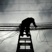 Corte eléctrico deja sin suministro a 645 mil hogares entre Temuco y Chiloé