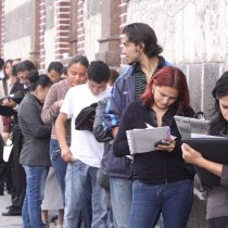 Directo hacia los dígitos: desempleo aumentó al 9% en el trimestre febrero-abril en todo Chile