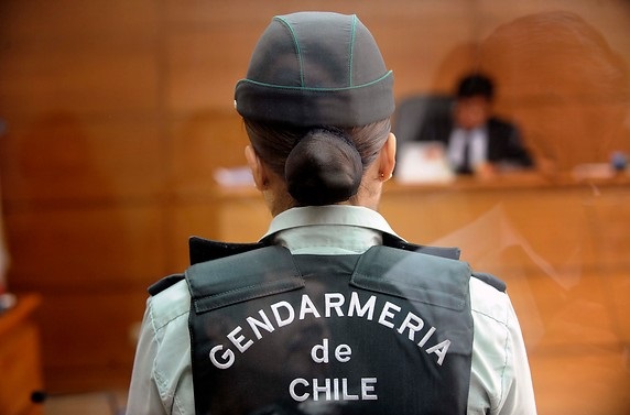 Formalizarán a reos que torturaron a involucrados en crimen de barrio República Formalizarán a reos que torturaron a involucrados en crimen de barrio República