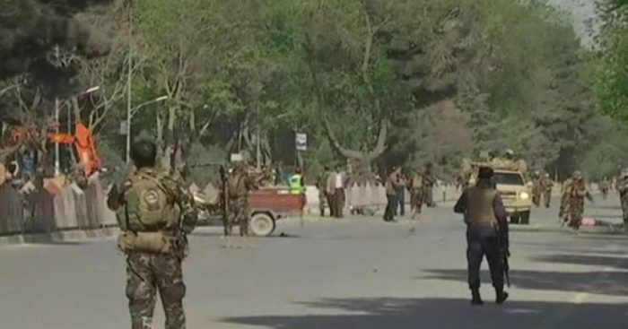 Al menos 12 muertos y 31 heridos en ataque suicida contra ministerio en Kabul Al menos 12 muertos y 31 heridos en ataque suicida contra ministerio en Kabul