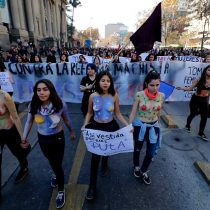 Movimiento feminista sigue rugiendo: logra nueva marcha masiva por la Alameda 